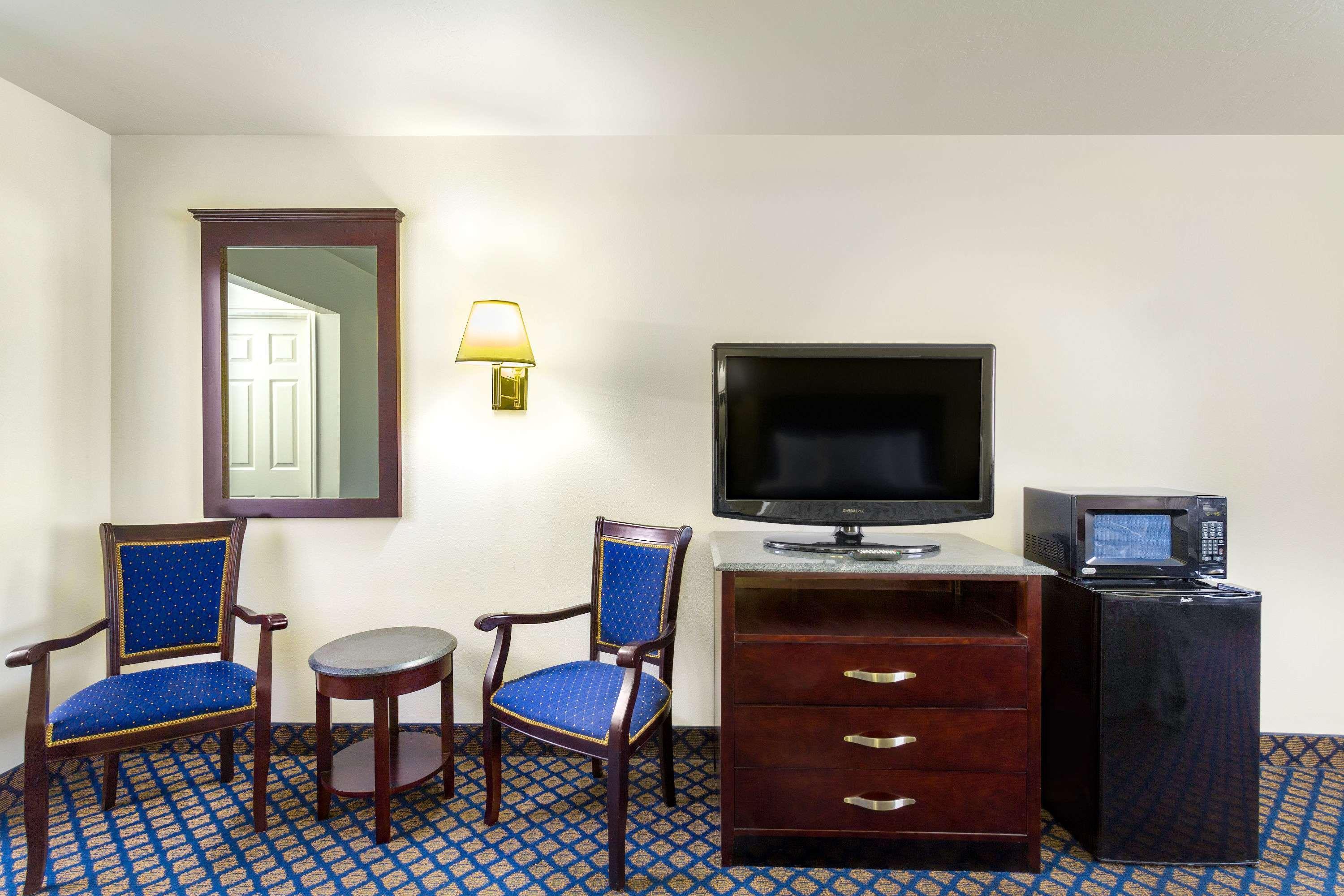 Days Inn By Wyndham Delta Zewnętrze zdjęcie